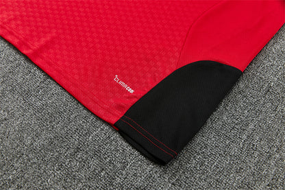 Conjunto Manchester United Entrenamiento Rojo y Negro 26/27