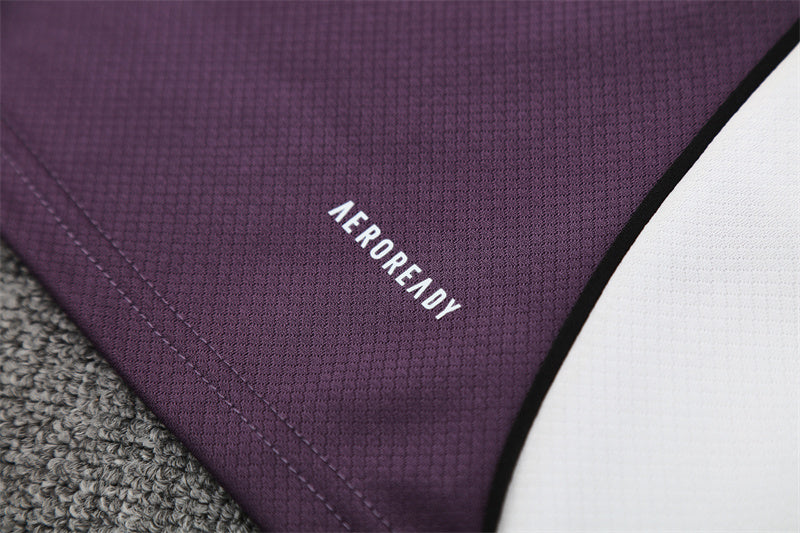 Set Oficial Manchester United Tercera Equipación 25/26 – Elegancia Oscura, Espíritu Red Devil