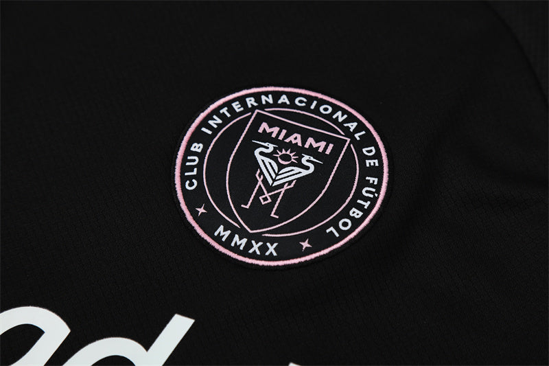Set Oficial Inter Miami Local 25/26 – Estilo Total Black con Detalles de Precisión