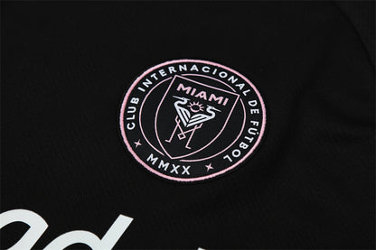 Set Oficial Inter Miami Local 25/26 – Estilo Total Black con Detalles de Precisión