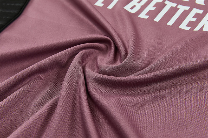 Chándal Real Madrid 2025/2026 – Entrenamiento Color Vino con Detalles Negros