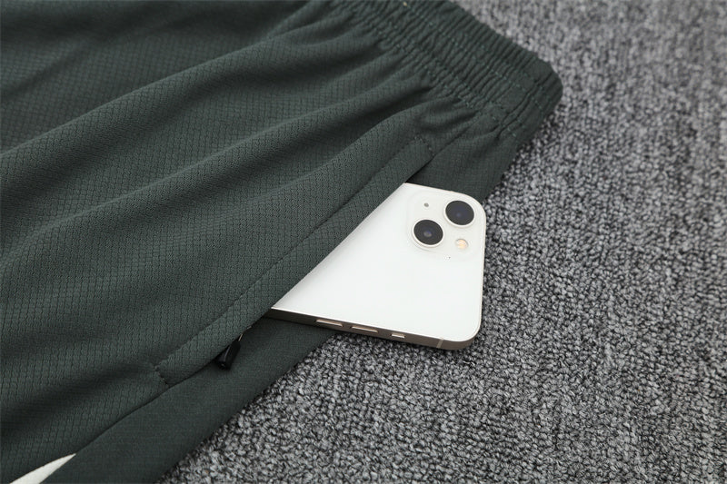 Set Oficial Chelsea Cuarta Equipación 25/26 – Minimalismo y Fuerza en Verde Oscuro