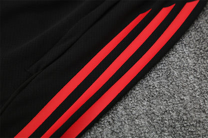 Set Oficial Bayern Múnich Cuarta Equipación 25/26 – Estilo Militar, Espíritu de Campeón