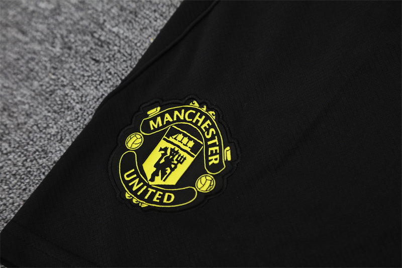 Set Oficial Manchester United Cuarta Equipación 25/26 – Potencia y Precisión en Negro