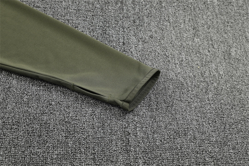 REAL MADRID – KIT DE ENTRENAMIENTO OSCURO 2025/26