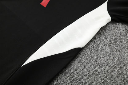 LIVERPOOL FC – KIT DE ENTRENAMIENTO 2025/26