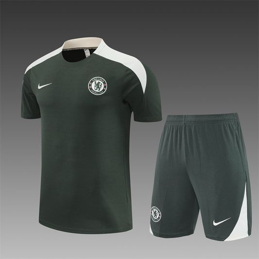 Set Oficial Chelsea Cuarta Equipación 25/26 – Minimalismo y Fuerza en Verde Oscuro