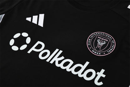 Set Oficial Inter Miami Local 25/26 – Estilo Total Black con Detalles de Precisión
