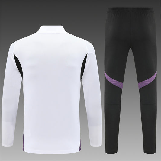 MANCHESTER UNITED – KIT DE ENTRENAMIENTO 2025/26