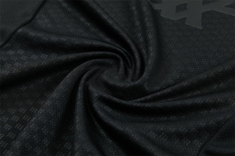 Conjunto Liverpool FC Entrenamiento Negro – Camiseta + Pantalón Corto