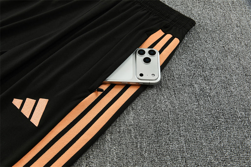 Chándal Arsenal Naranja y Negro 2026/27 – Adidas – Conjunto de Entrenamiento
