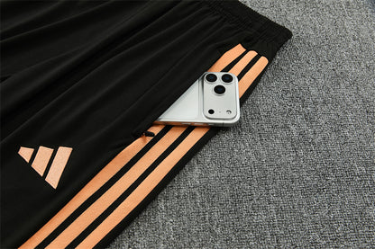Chándal Arsenal Naranja y Negro 2026/27 – Adidas – Conjunto de Entrenamiento