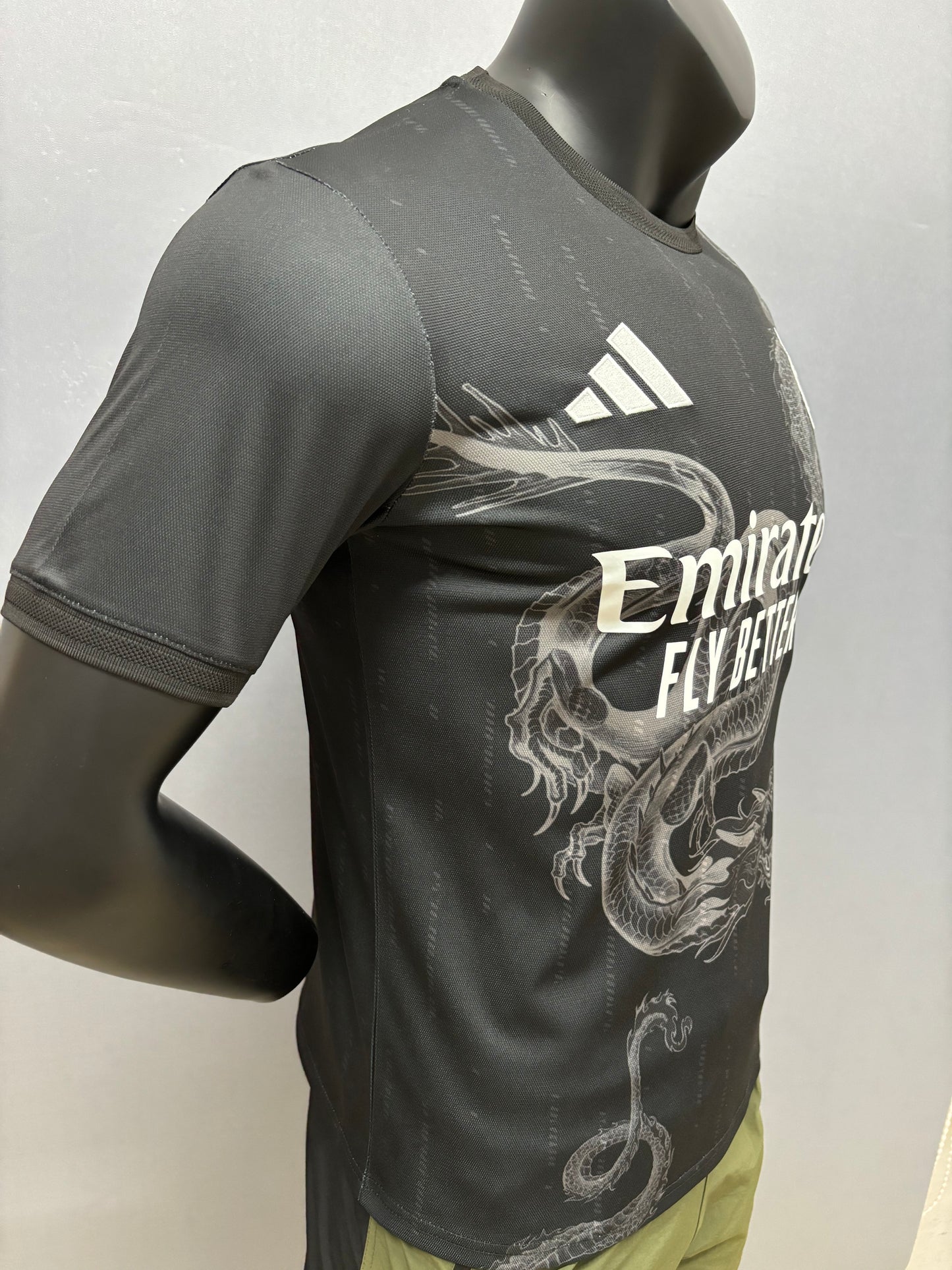 Camiseta Alternativa Real Madrid 2024/2025 - Dragón Negro