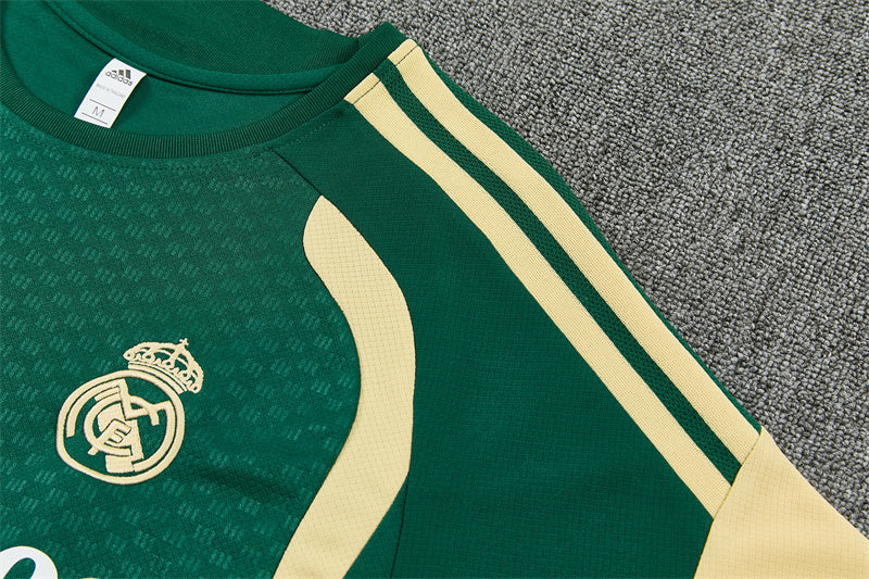 Conjunto Real Madrid 2026/2027 – Verde Entrenamiento