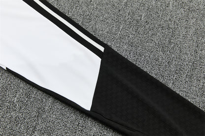 Chándal Liverpool Blanco y Negro 2026/27 – Adidas – Conjunto de Entrenamiento
