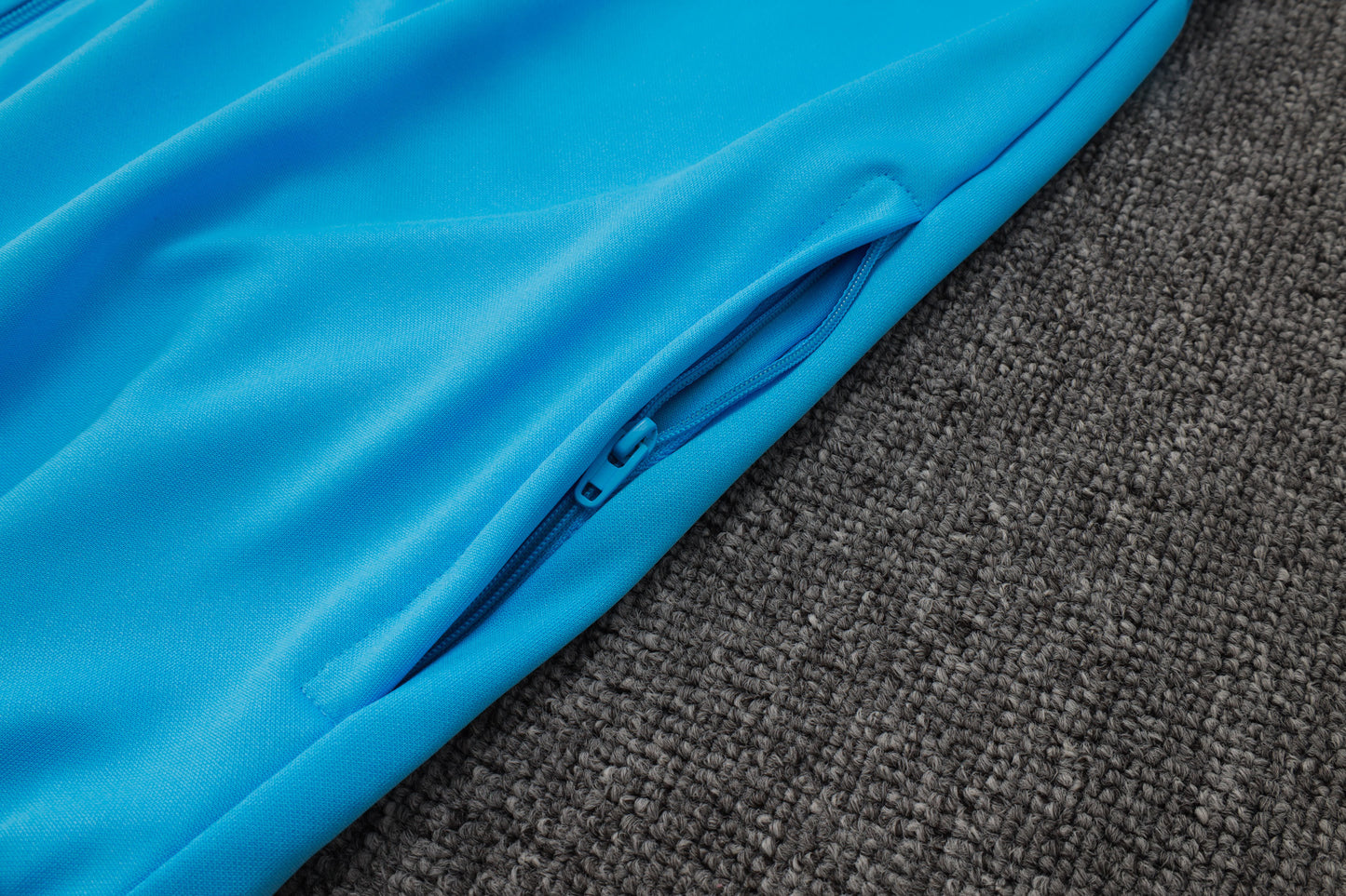 Chándal Retro Real Madrid Azul Claro y Morado 2025/2026