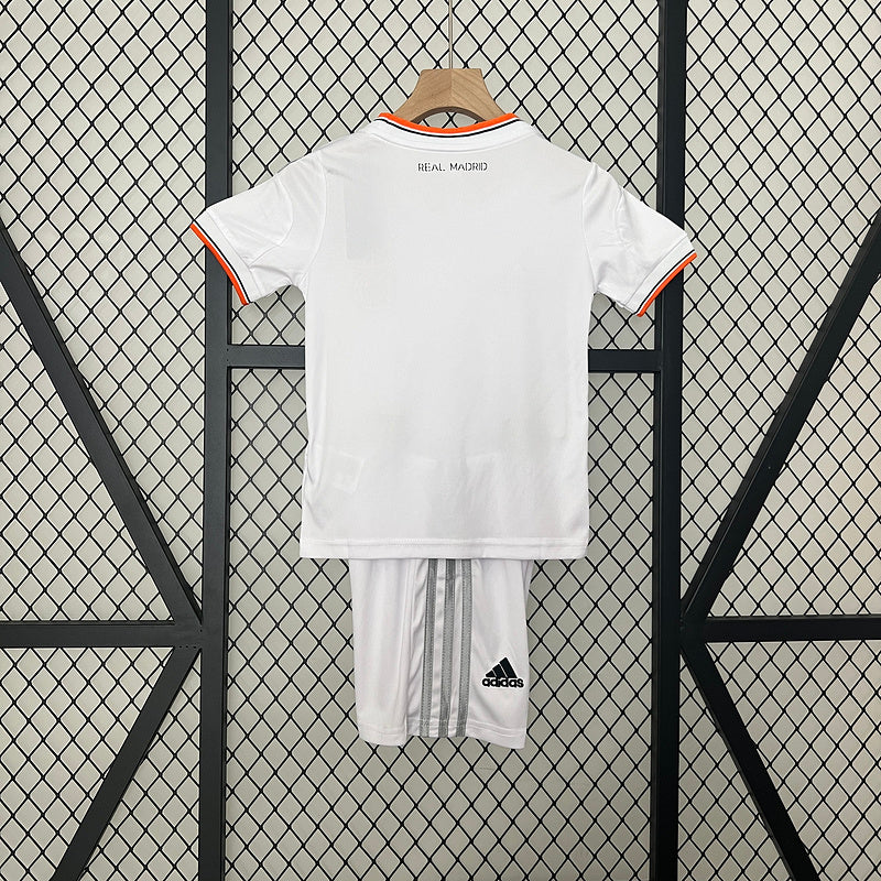 Conjunto Infantil Real Madrid Local – Era Fly Emirates