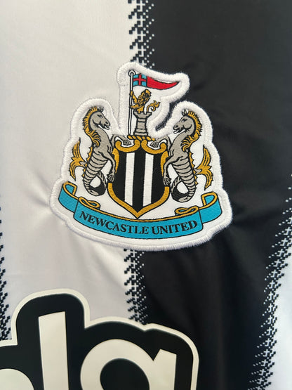NEWCASTLE UNITED 25/26 – CAMISETA LOCAL