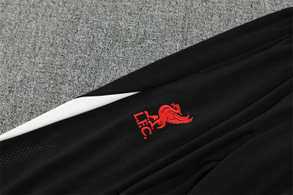 Liverpool 25/26 – chándal de entrenamiento negro con detalles en rojo y blanco