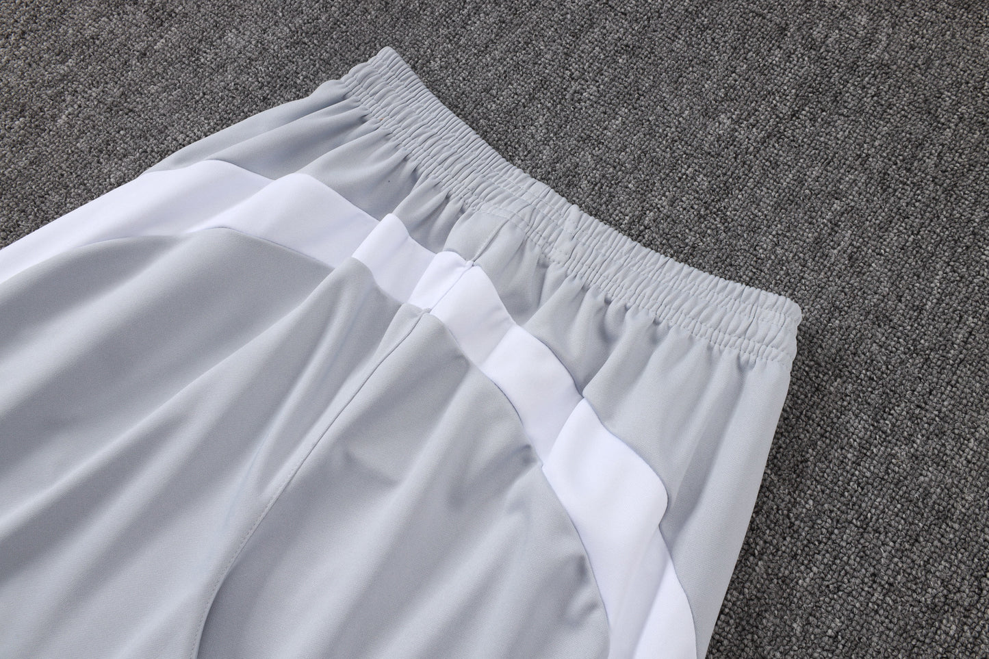 Chándal Real Madrid 2025/2026 – Blanco Perla Adidas