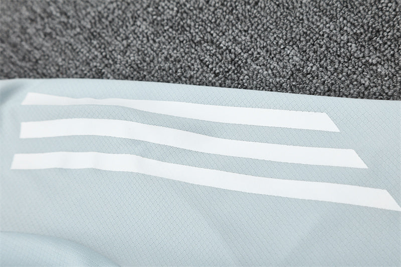 Set Oficial Japón Segunda Equipación 25/26 – Minimalismo Nipón, Máxima Precisión