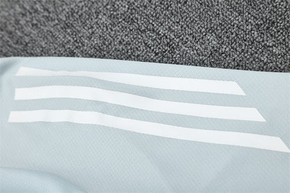 Set Oficial Japón Segunda Equipación 25/26 – Minimalismo Nipón, Máxima Precisión