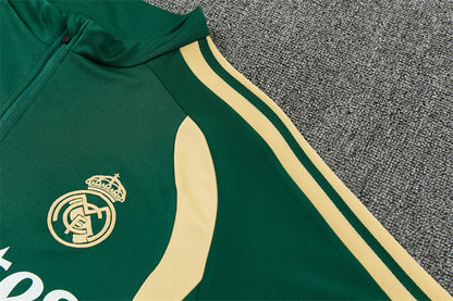 Conjunto Real Madrid 2026/2027 – Verde/Beige Entrenamiento