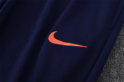 Chándal FC Barcelona - Elegancia Azul y Coral