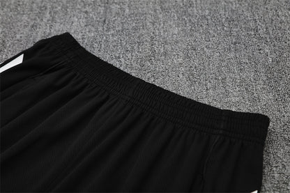 Set Oficial Manchester United Tercera Equipación 25/26 – Elegancia Oscura, Espíritu Red Devil