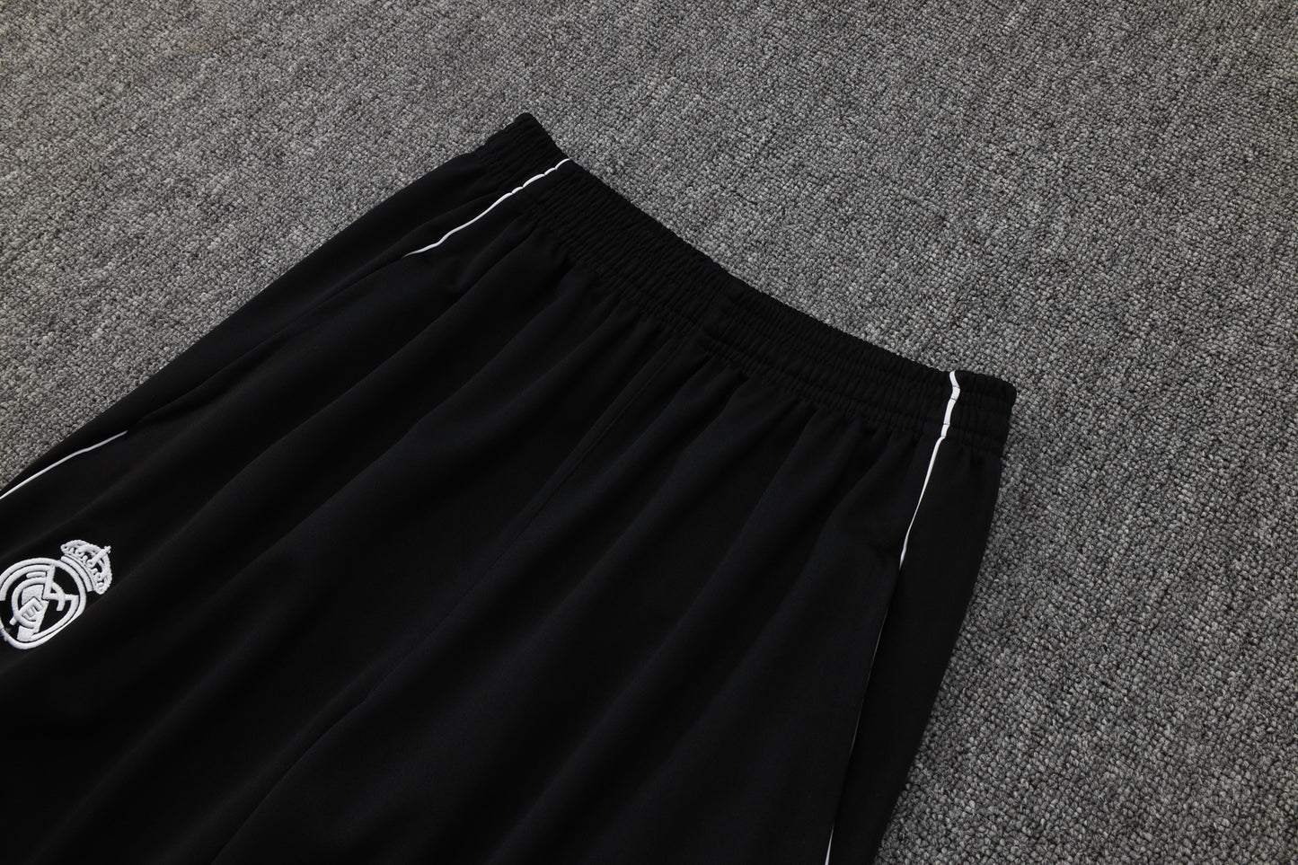 Chándal Real Madrid Blanco y Negro 2025/2026