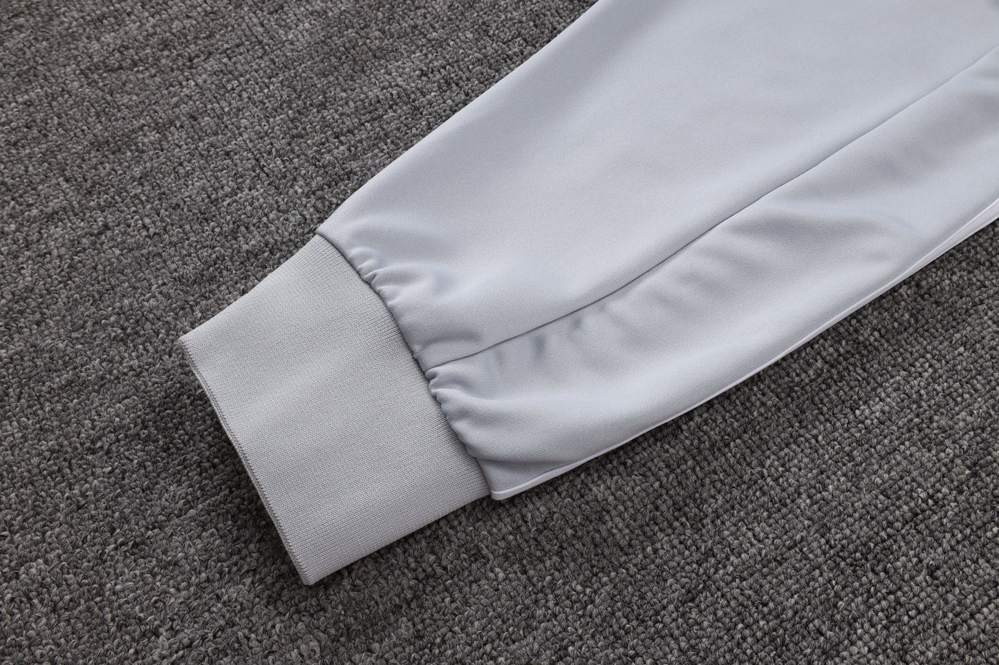 Chándal Real Madrid 2025/2026 – Blanco Perla Adidas