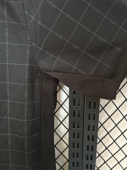 CAMISETA TOTTENHAM HOTSPUR 25/26 – THIRD KIT “LONDON SHADOW”