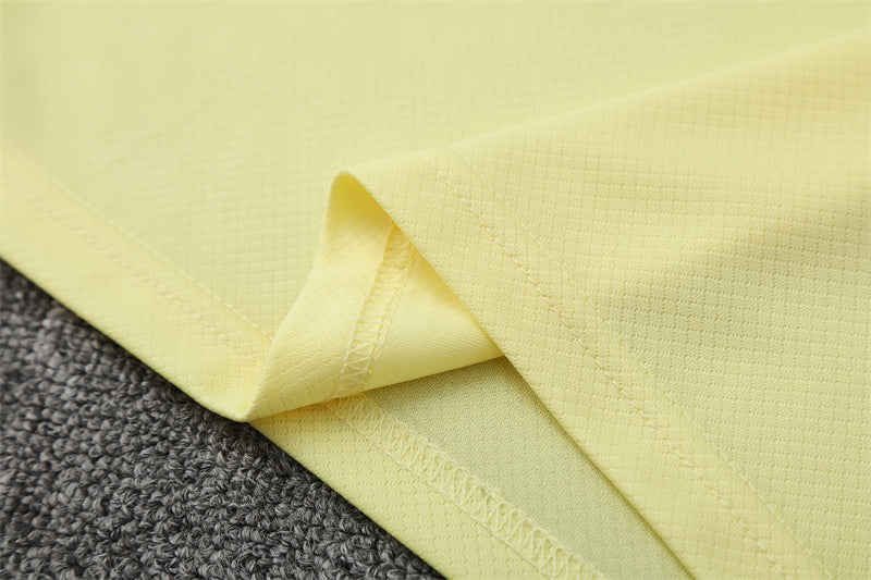 Set Oficial Real Madrid Cuarta Equipación 25/26 – Energía Futurista en Amarillo Neón