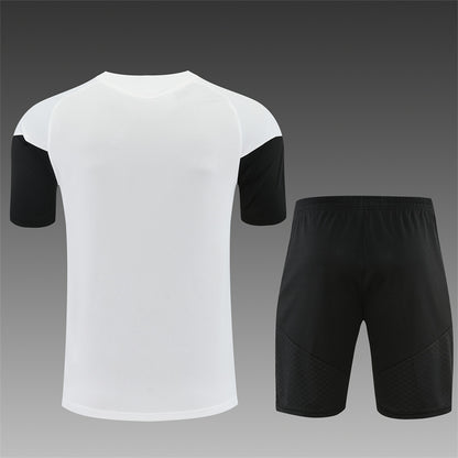 Conjunto Liverpool Entrenamiento Blanco 26/27
