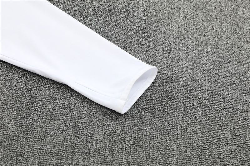 MANCHESTER UNITED – KIT DE ENTRENAMIENTO 2025/26