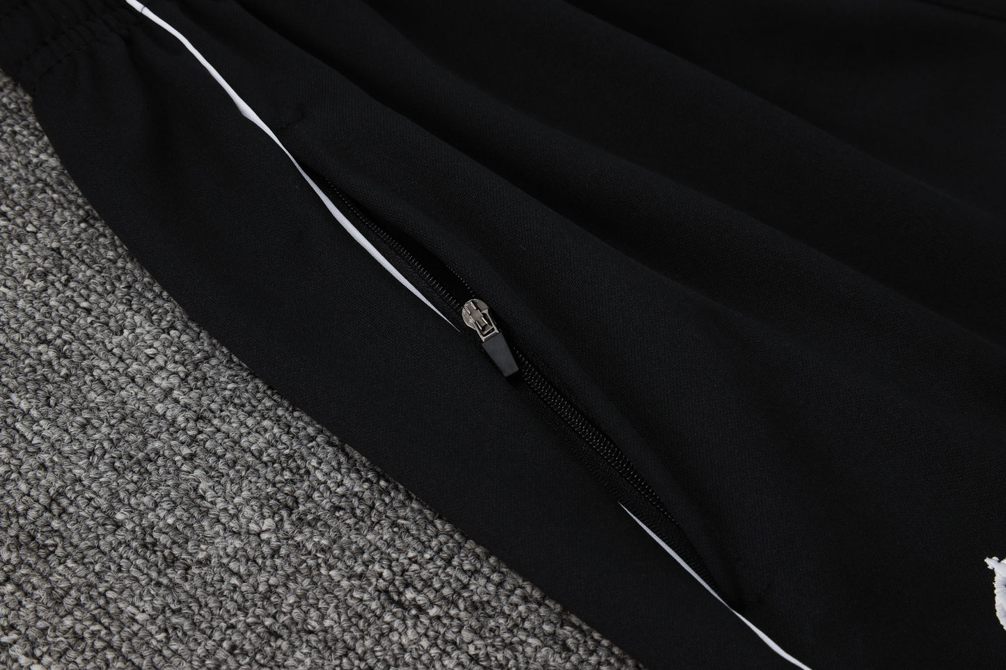 Chándal Real Madrid Blanco y Negro 2025/2026