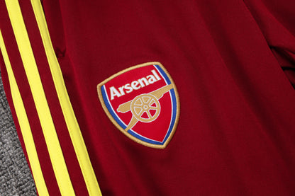 Chándal Arsenal FC 2025/2026 – Rojo Vinotinto con Detalles Amarillos