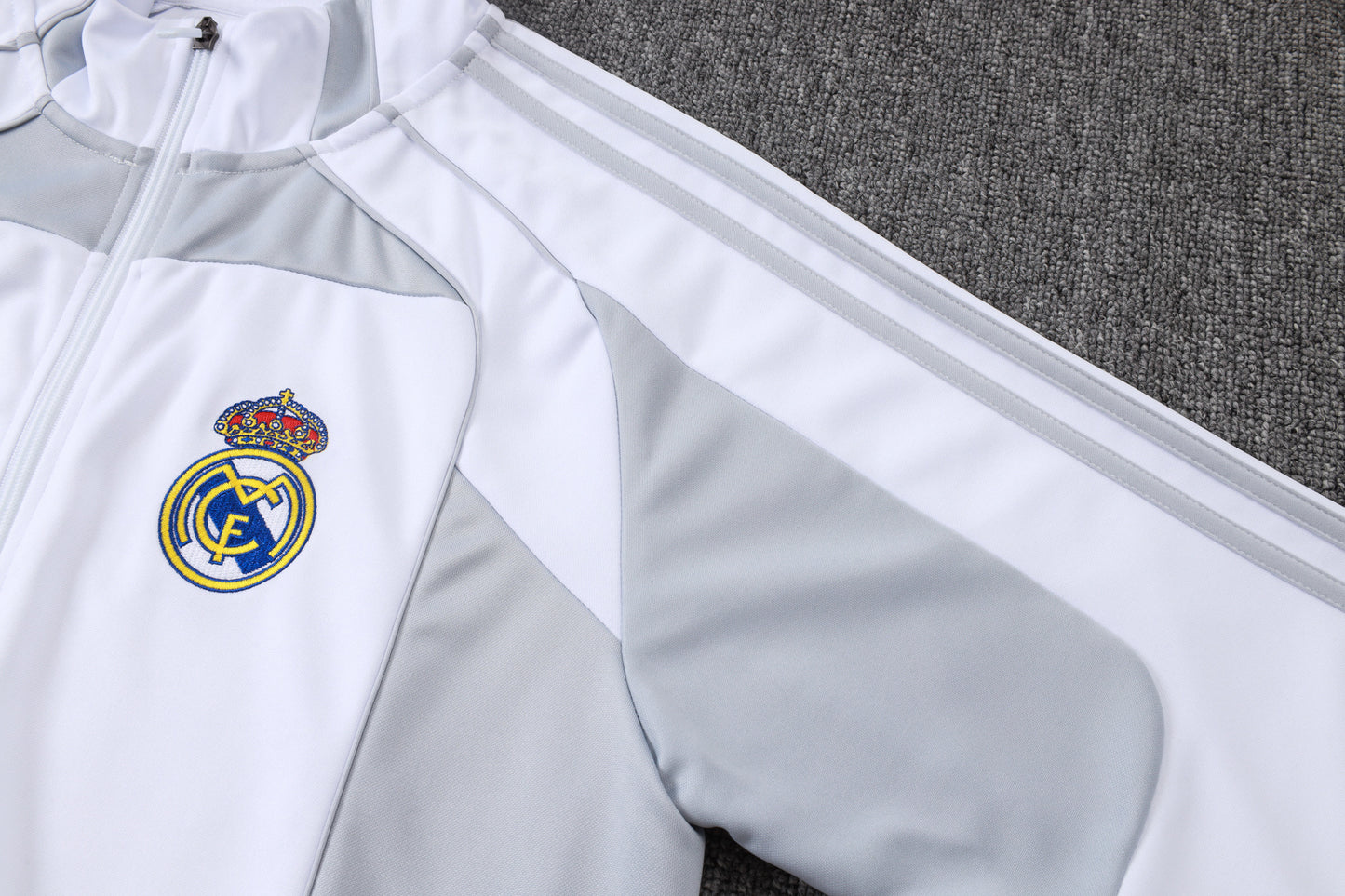 Chándal Real Madrid 2025/2026 – Blanco Perla Adidas