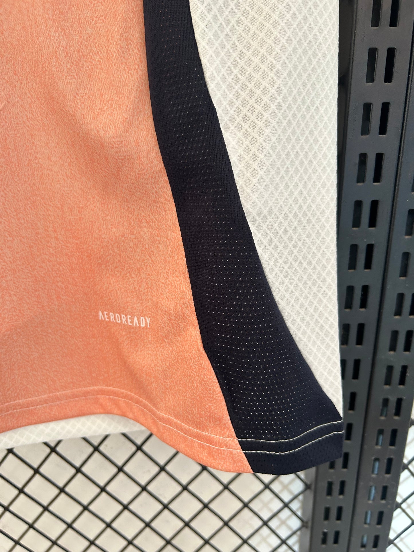 ESPAÑA 2025 – CAMISETA ALTERNATIVA