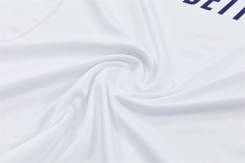 Conjunto Real Madrid 2026/2027 – Blanco Entrenamiento
