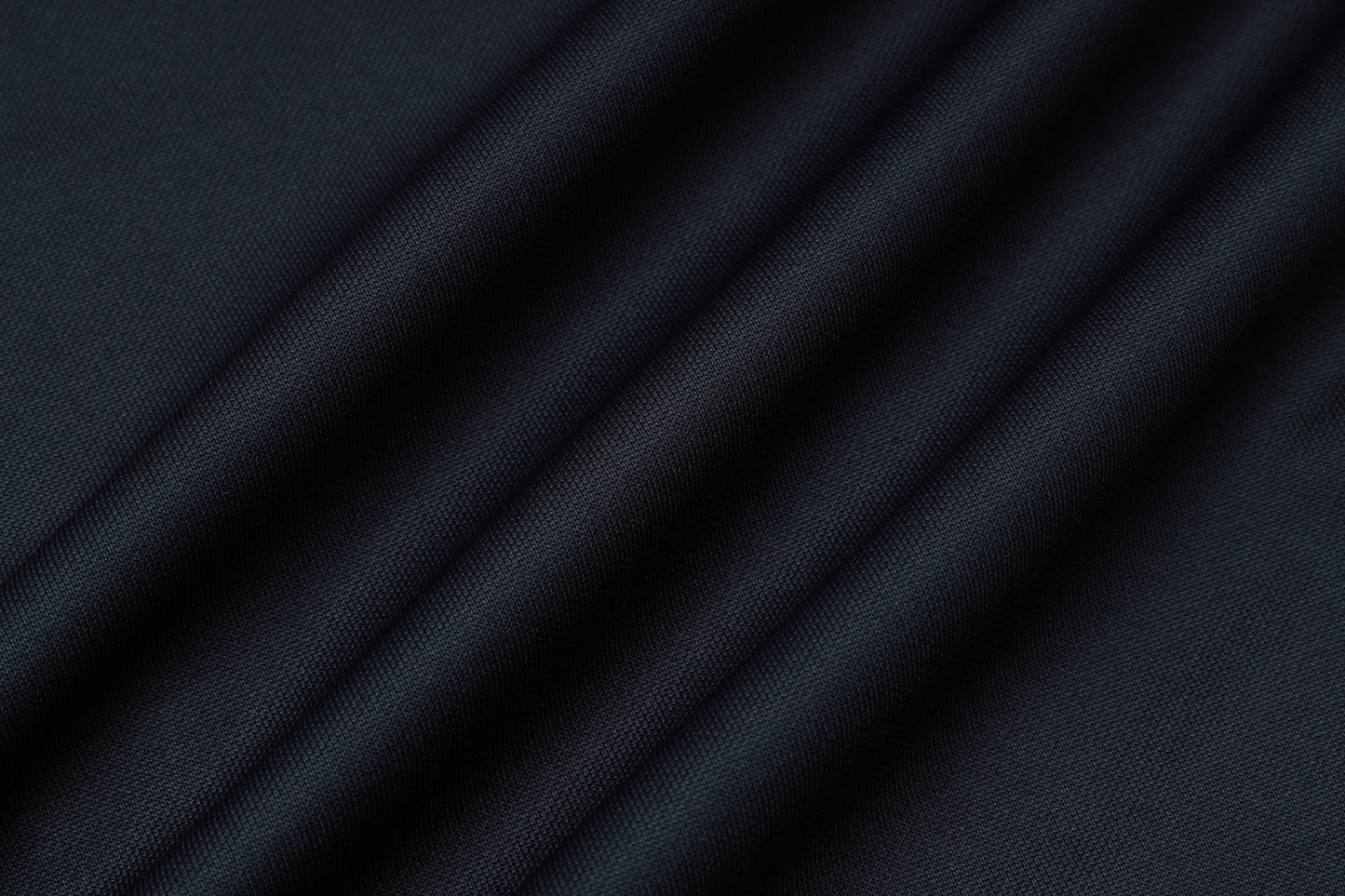 Chándal Real Madrid 2025/2026 – Elegancia Merengue