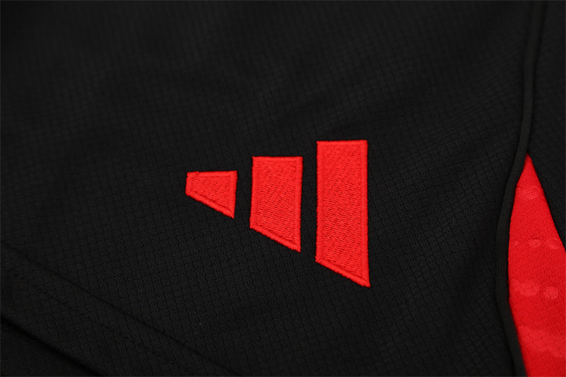 Set Oficial Bayern Múnich Cuarta Equipación 25/26 – Estilo Militar, Espíritu de Campeón