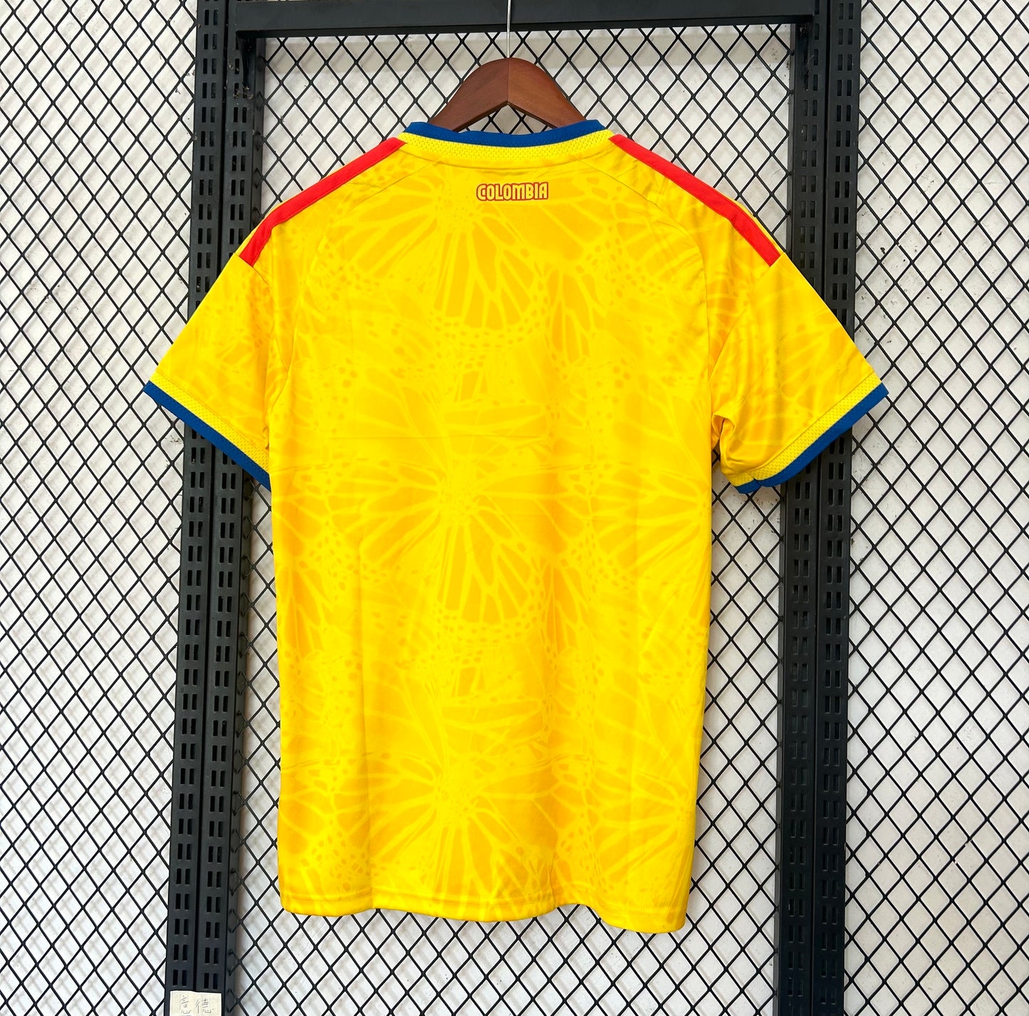 Camiseta Colombia 2025/2026 Local – Amarilla Diseño Gráfico Premium