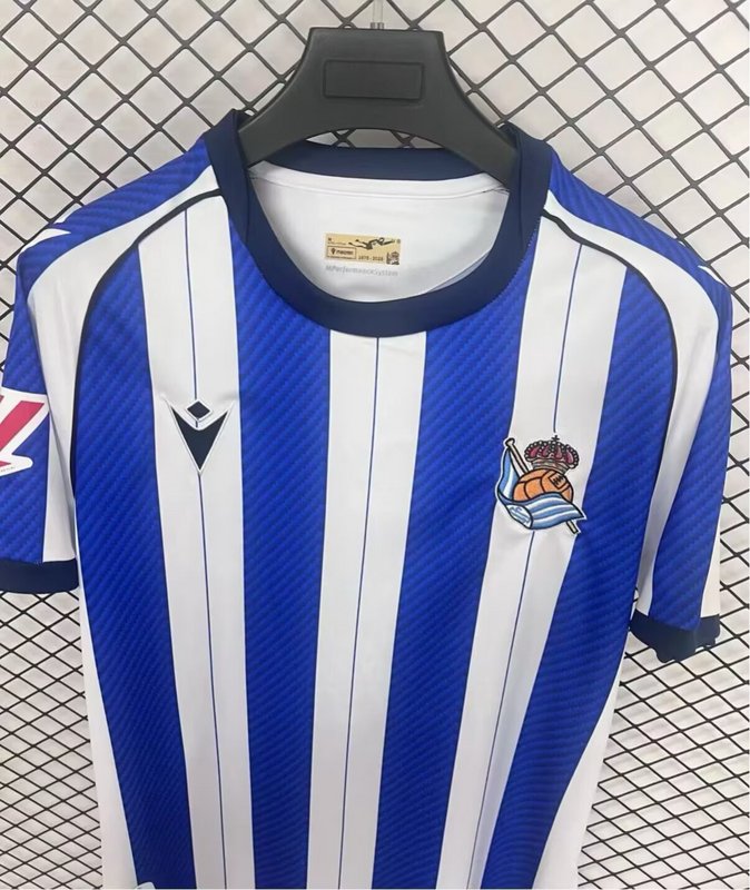 Camiseta Real Sociedad Local 2025/26 – Oficial Macron