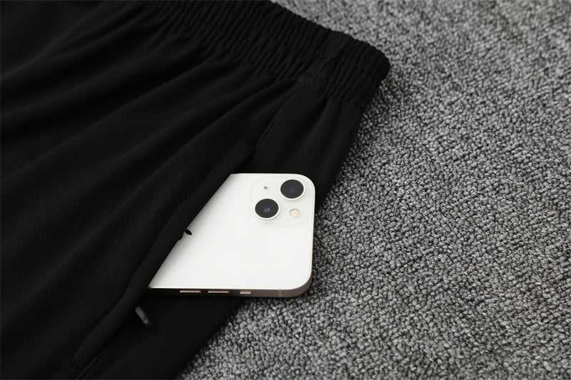 LIVERPOOL FC – KIT DE ENTRENAMIENTO 2025/26