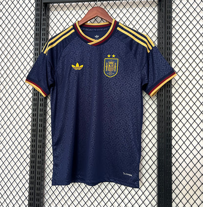 Camiseta España Edición Especial 26/27 – Azul Marino y Dorada