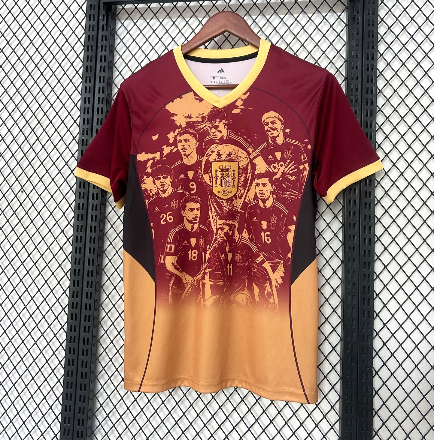 Camiseta España Edición Especial 26/27 – Roja y Dorada