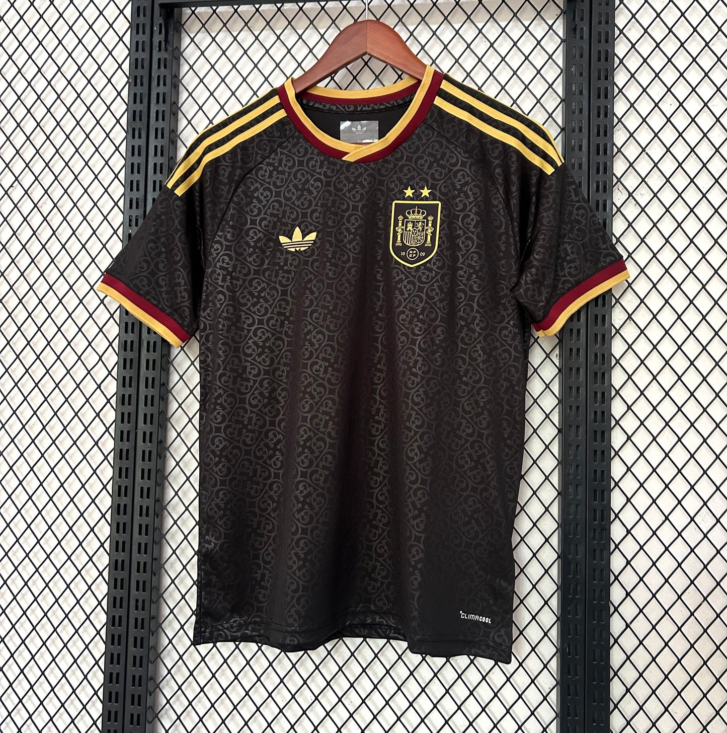 Camiseta España Edición Especial 26/27 – Negra y Dorada