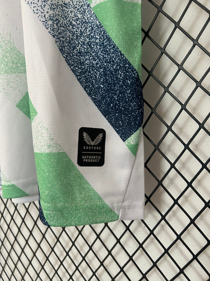 Camiseta Irlanda 2025/2026 Alternativa – Blanca con diseño geométrico