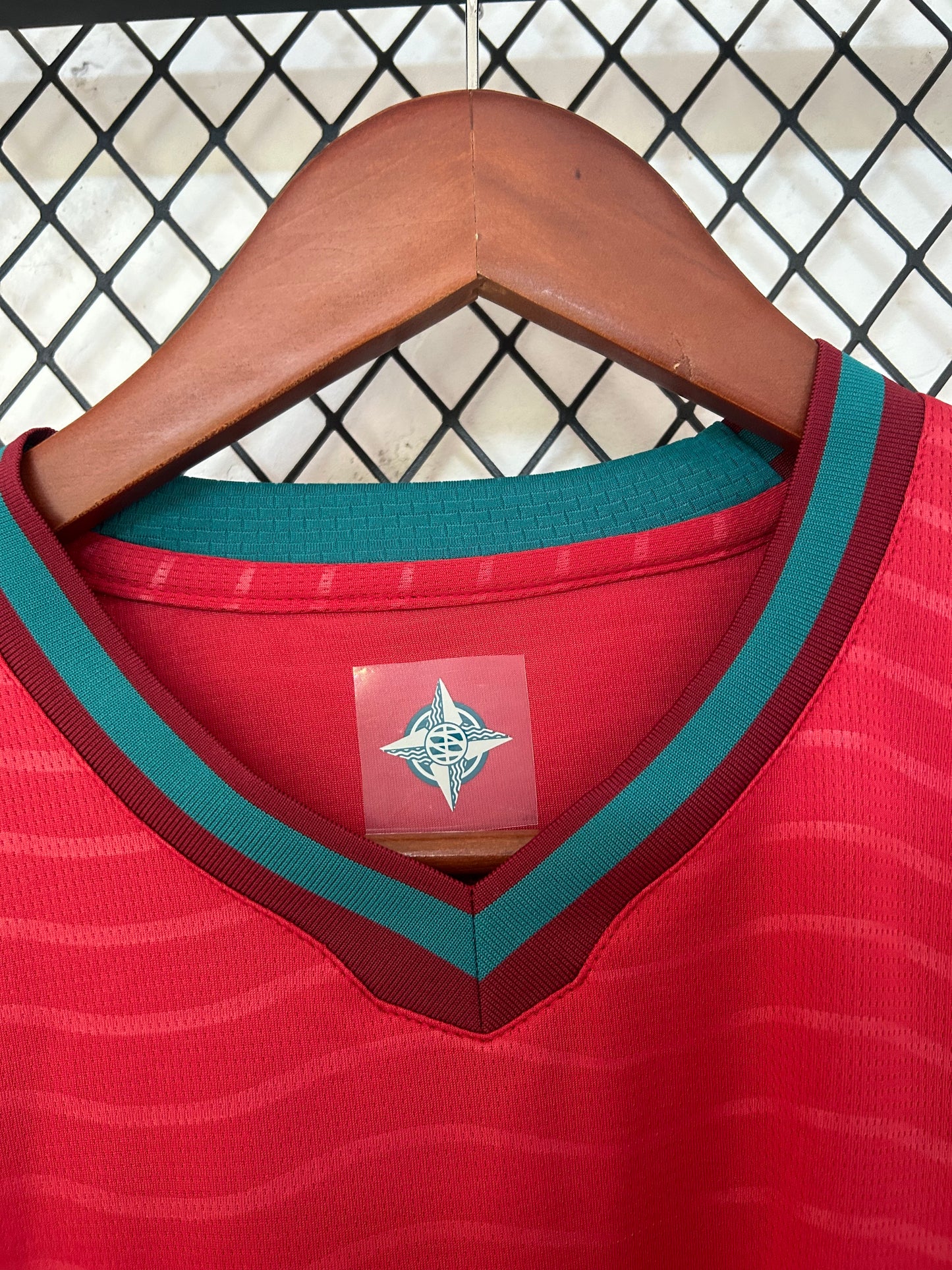 Camiseta Portugal 2025/2026 Local – Roja Diseño Ondas Premium